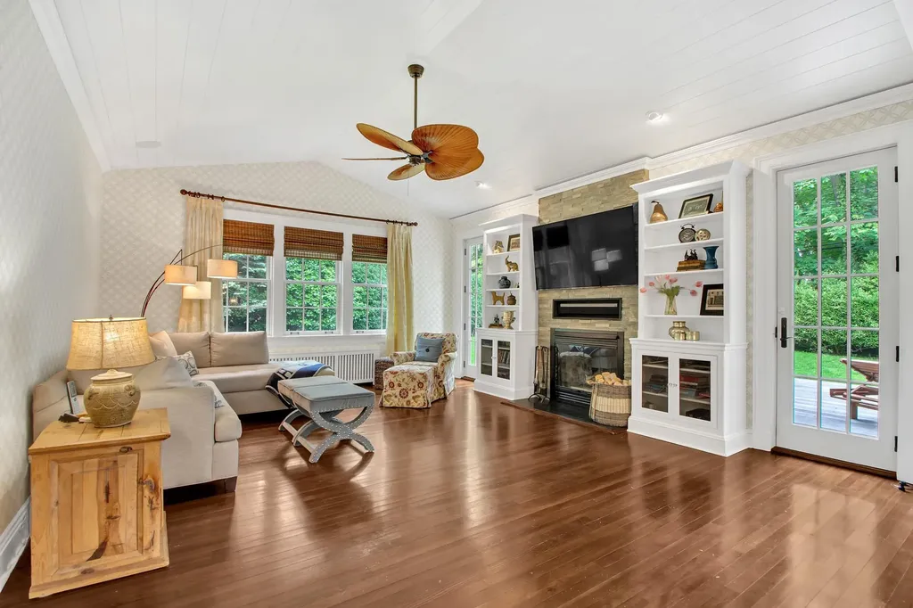7 Middle Drive Manhasset NY 11030