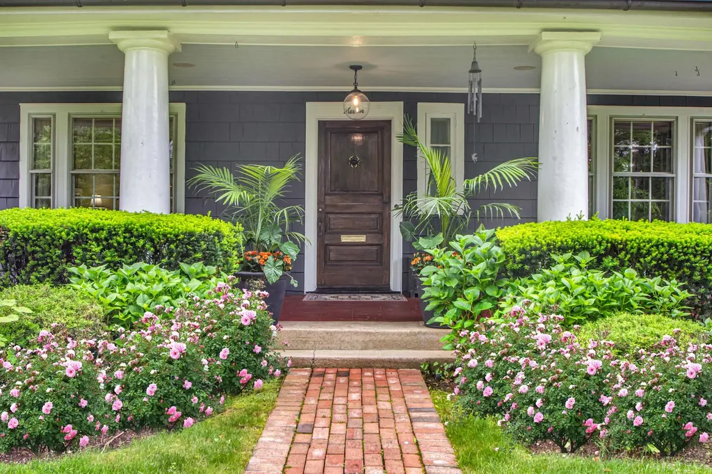 7 Middle Drive Manhasset NY 11030