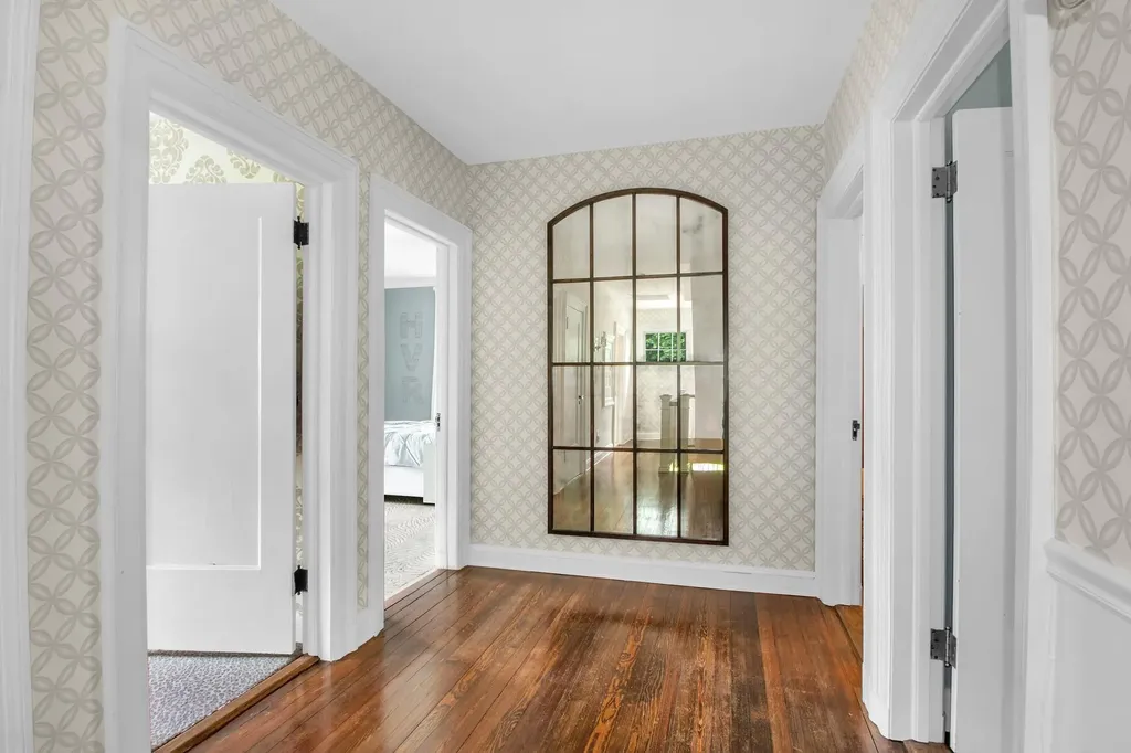 7 Middle Drive Manhasset NY 11030