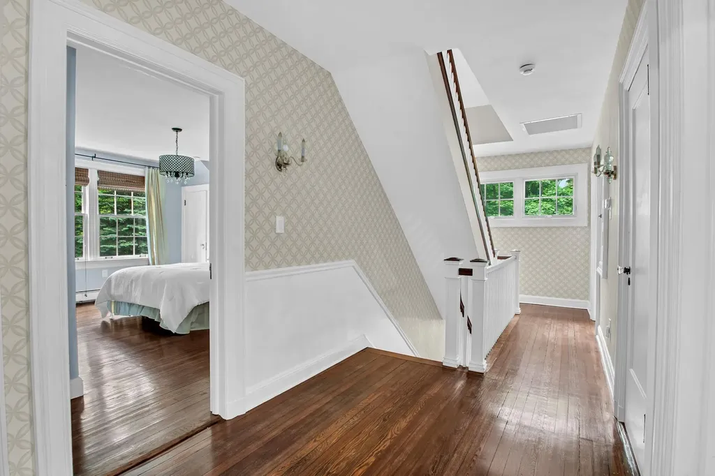 7 Middle Drive Manhasset NY 11030
