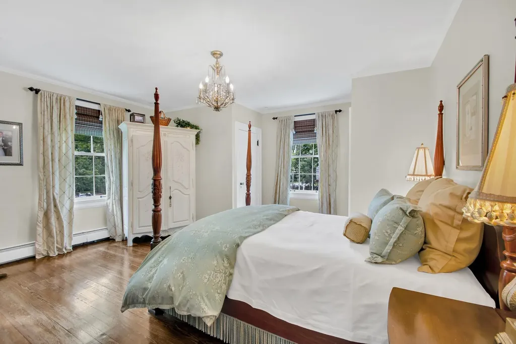 7 Middle Drive Manhasset NY 11030