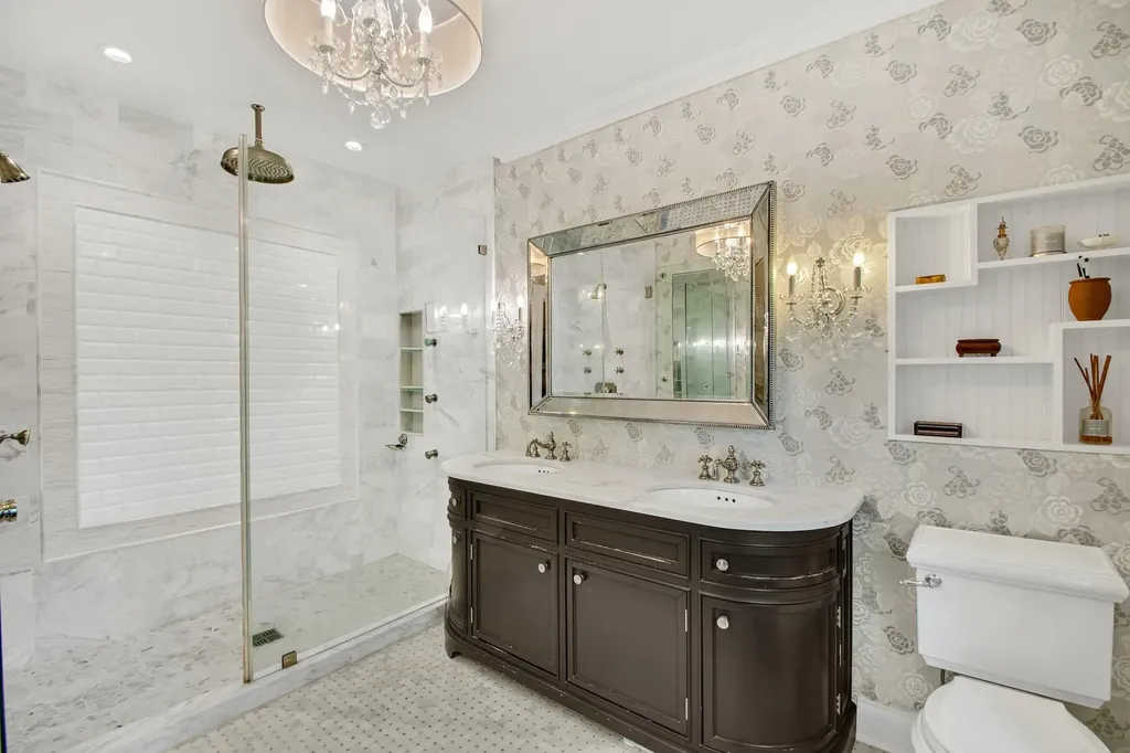 7 Middle Drive Manhasset NY 11030