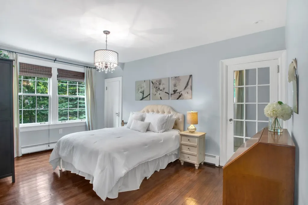 7 Middle Drive Manhasset NY 11030