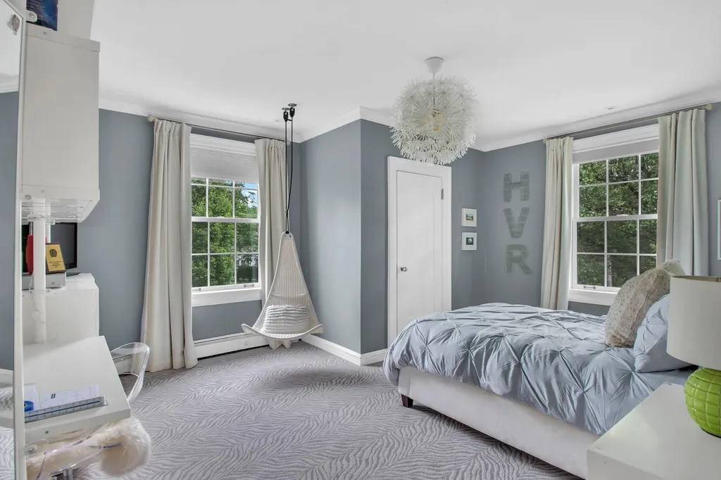 7 Middle Drive Manhasset NY 11030