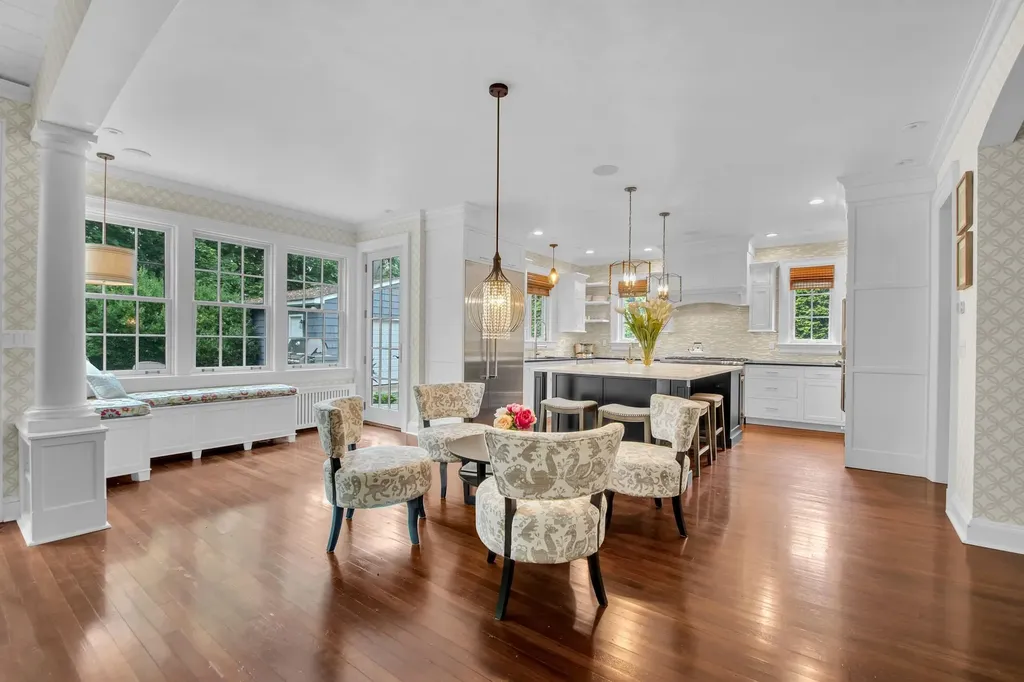 7 Middle Drive Manhasset NY 11030