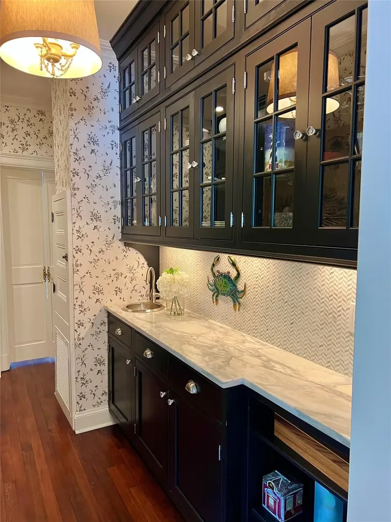 7 Middle Drive Manhasset NY 11030