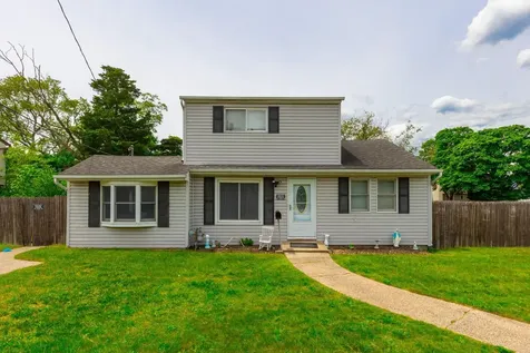 1340 Lombardy Boulevard Bay Shore NY 11706