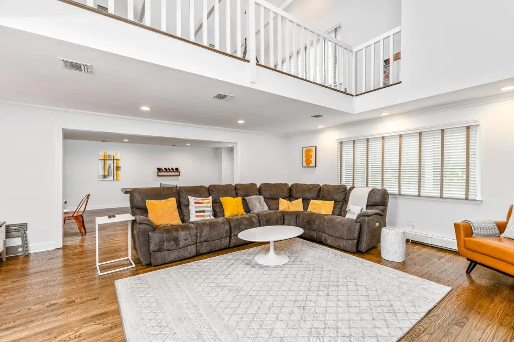 11 Wandering Way Smithtown NY 11787