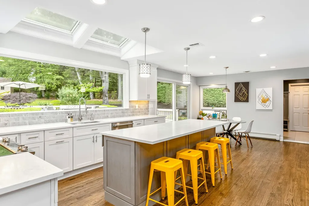 11 Wandering Way Smithtown NY 11787