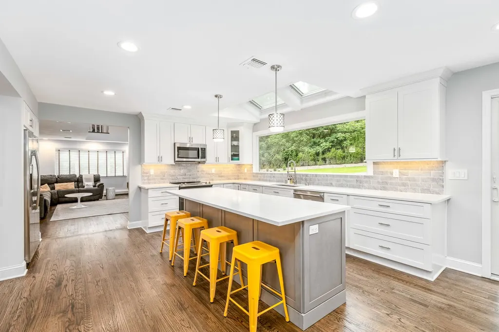 11 Wandering Way Smithtown NY 11787