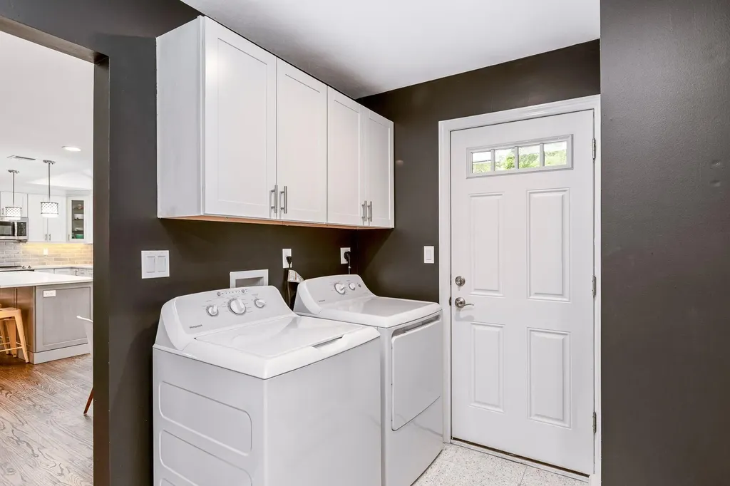 11 Wandering Way Smithtown NY 11787