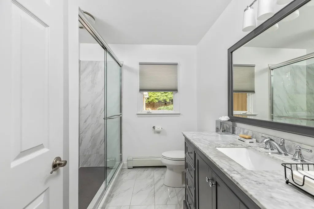 11 Wandering Way Smithtown NY 11787