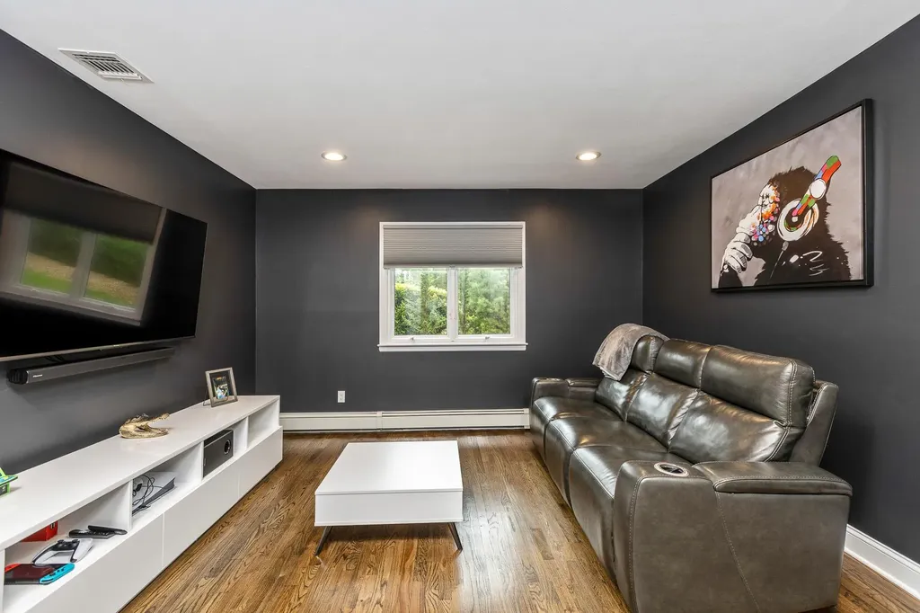 11 Wandering Way Smithtown NY 11787