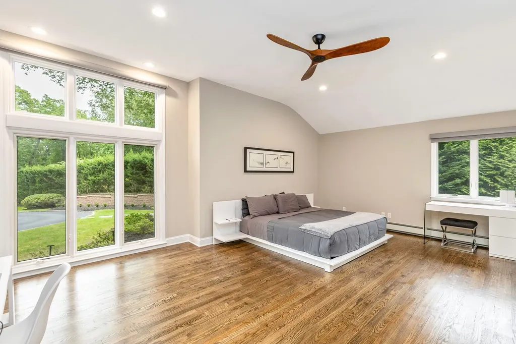 11 Wandering Way Smithtown NY 11787