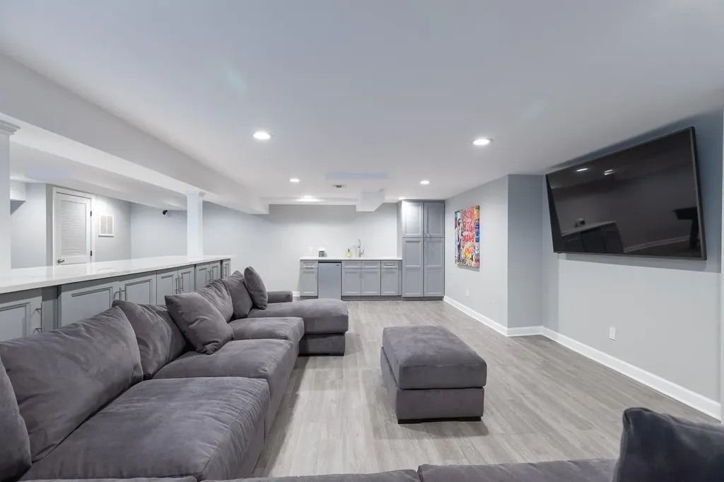 11 Wandering Way Smithtown NY 11787