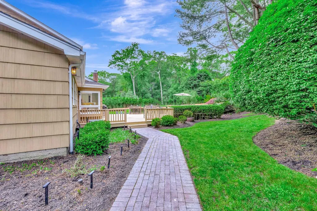 11 Wandering Way Smithtown NY 11787