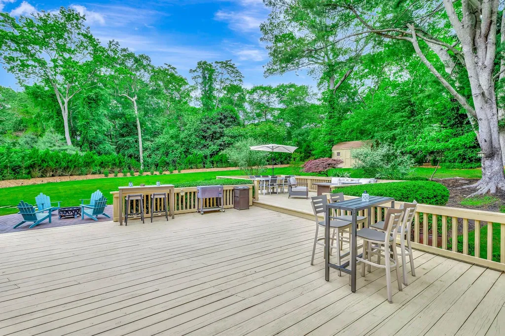11 Wandering Way Smithtown NY 11787
