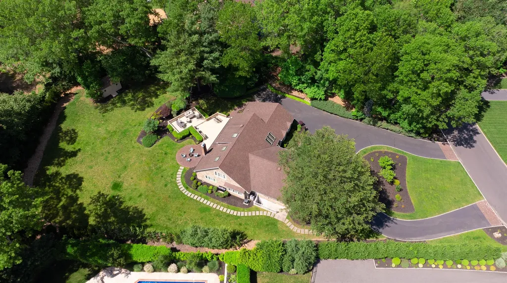 11 Wandering Way Smithtown NY 11787