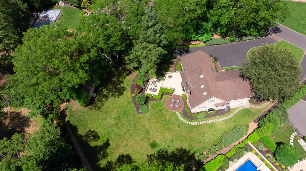 11 Wandering Way Smithtown NY 11787
