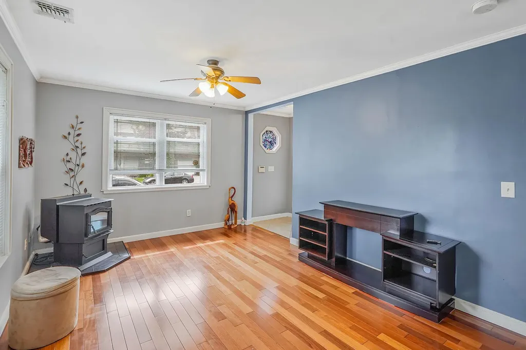 149 Penataquit Avenue Bay Shore NY 11706