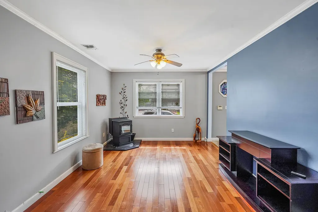 149 Penataquit Avenue Bay Shore NY 11706