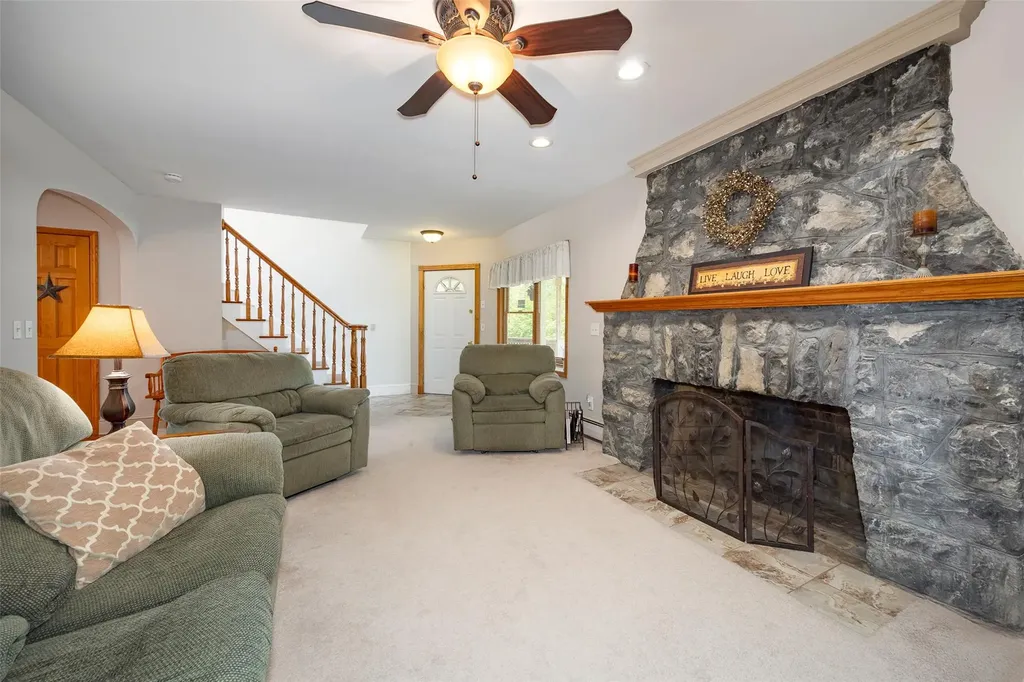 23 Saddle Rock Drive Poughkeepsie NY 12603