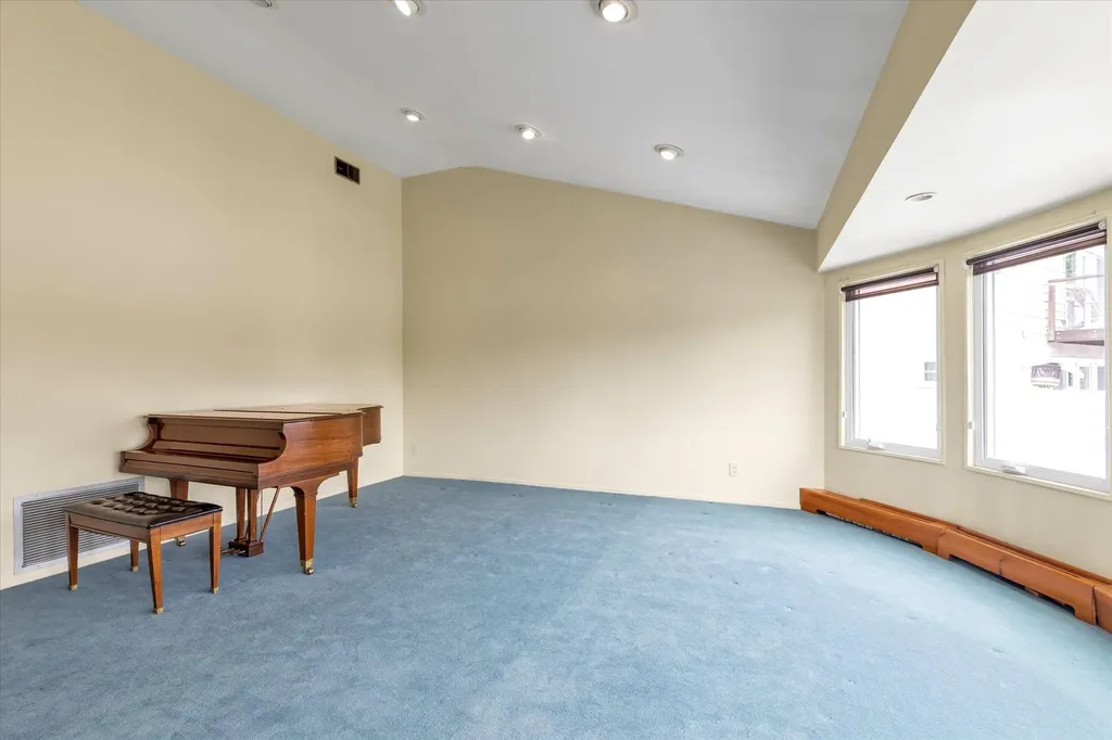 2917 Frankel Boulevard Merrick NY 11566