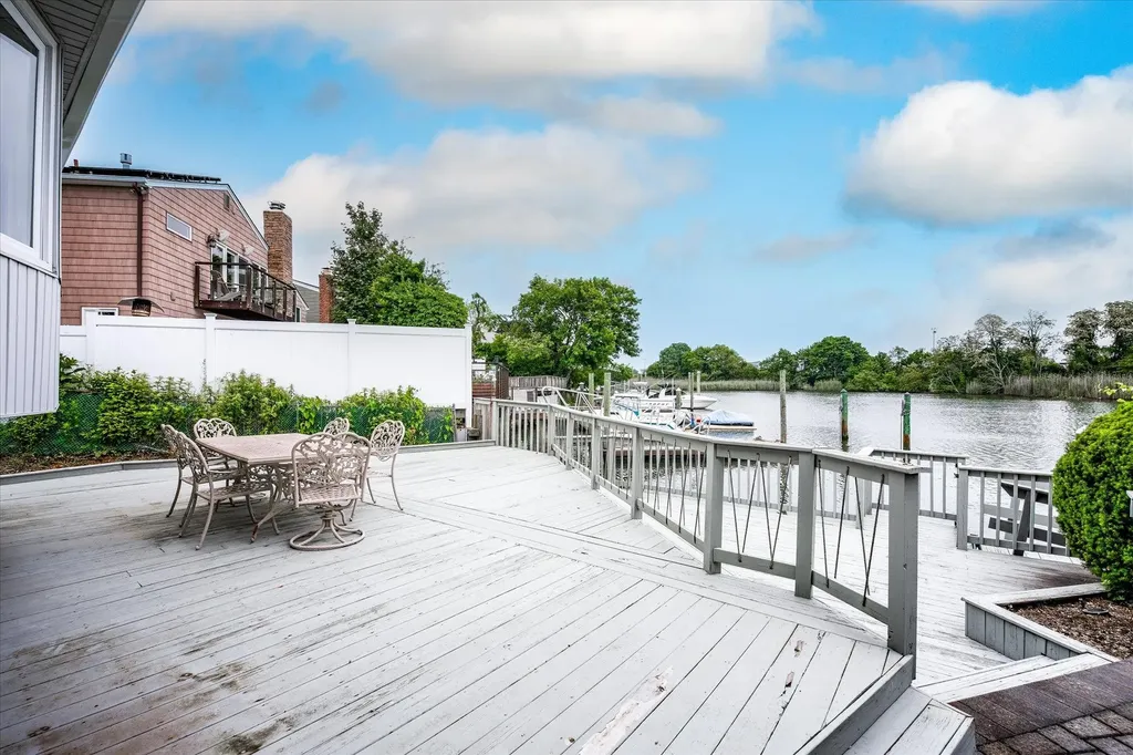 2917 Frankel Boulevard Merrick NY 11566