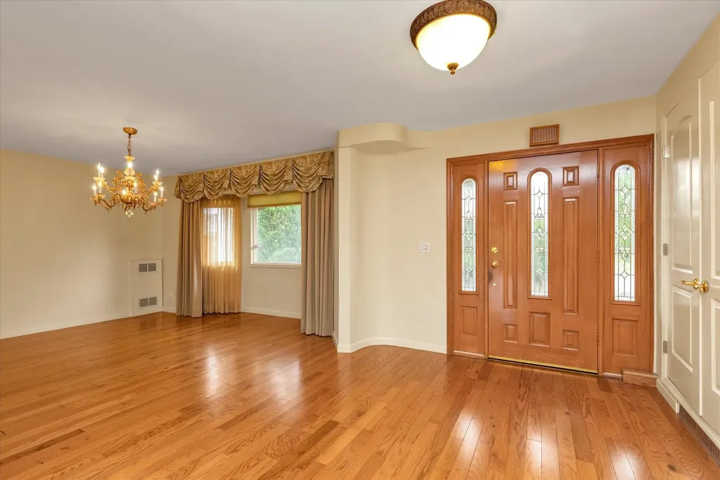 2917 Frankel Boulevard Merrick NY 11566