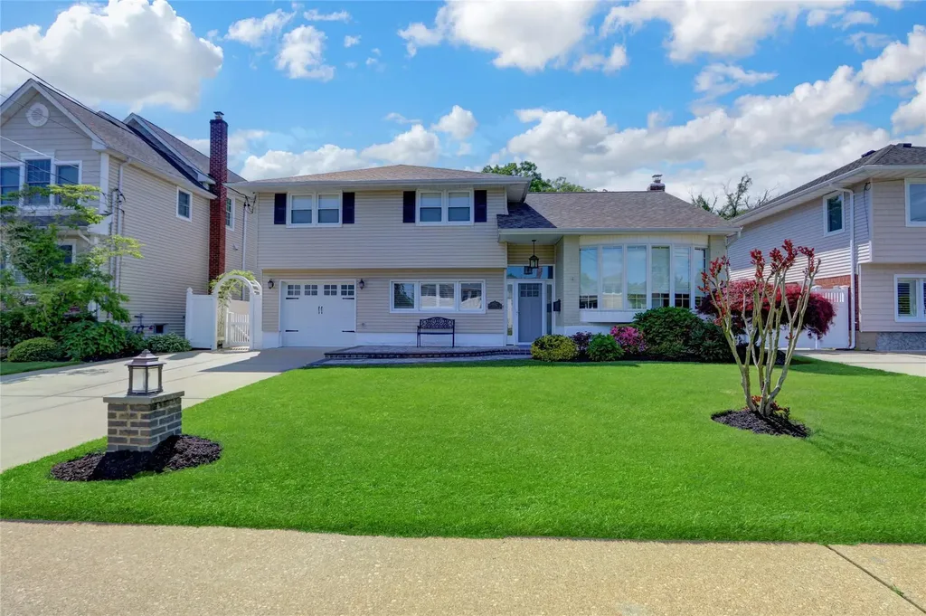 3236 Waterbury Drive Wantagh NY 11793
