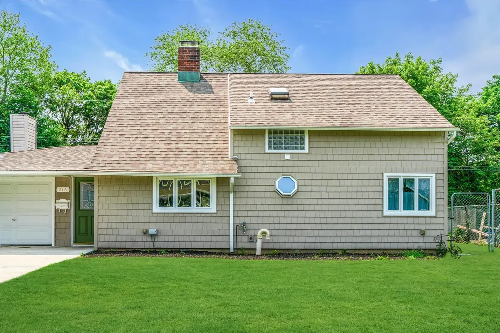 246 Willowood Drive Wantagh NY 11793
