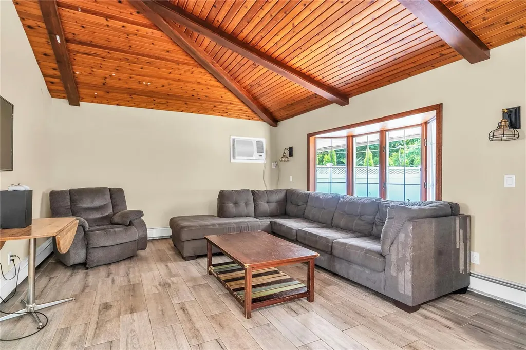 246 Willowood Drive Wantagh NY 11793