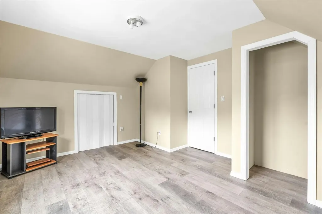 246 Willowood Drive Wantagh NY 11793