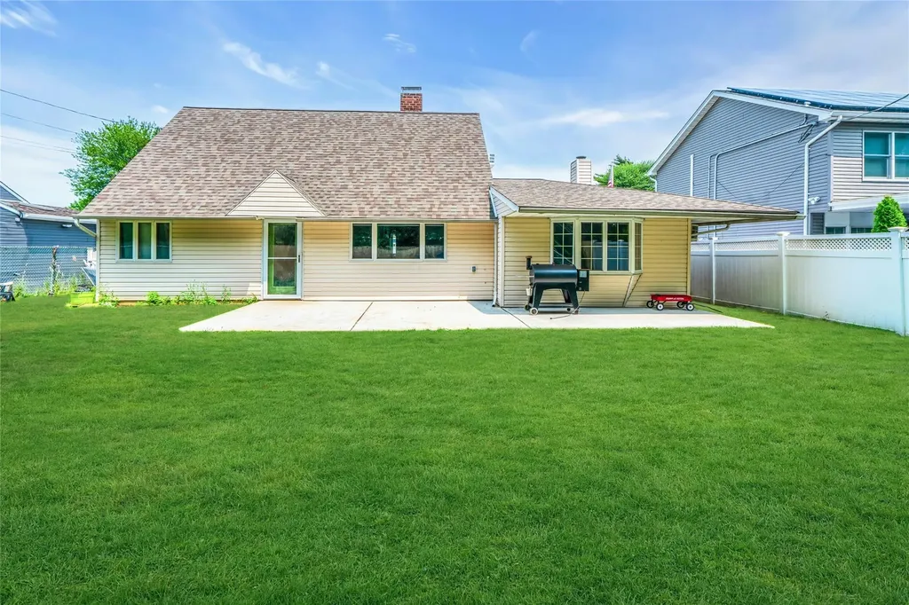 246 Willowood Drive Wantagh NY 11793