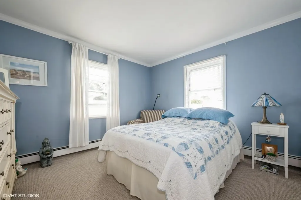 34 Castle Lane Levittown NY 11756