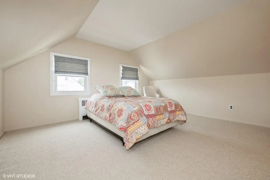 34 Castle Lane Levittown NY 11756