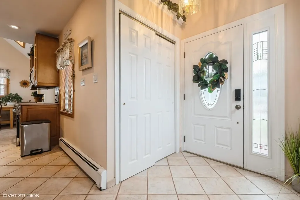 34 Castle Lane Levittown NY 11756