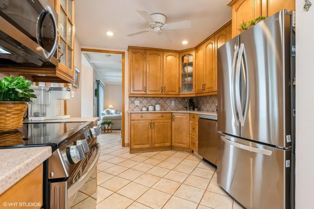 34 Castle Lane Levittown NY 11756