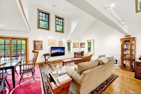 161 Goldens Bridge Road Katonah NY 10536