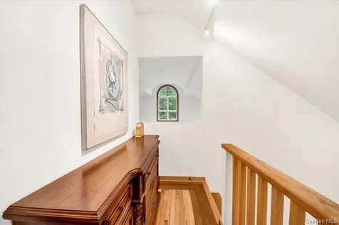 161 Goldens Bridge Road Katonah NY 10536
