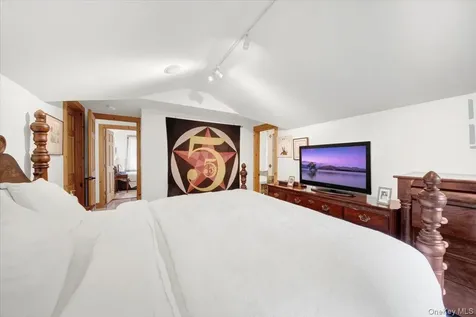 161 Goldens Bridge Road Katonah NY 10536