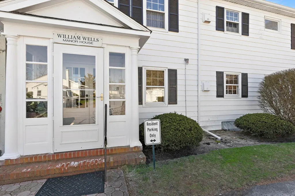 55075 Route 25 Southold NY 11971