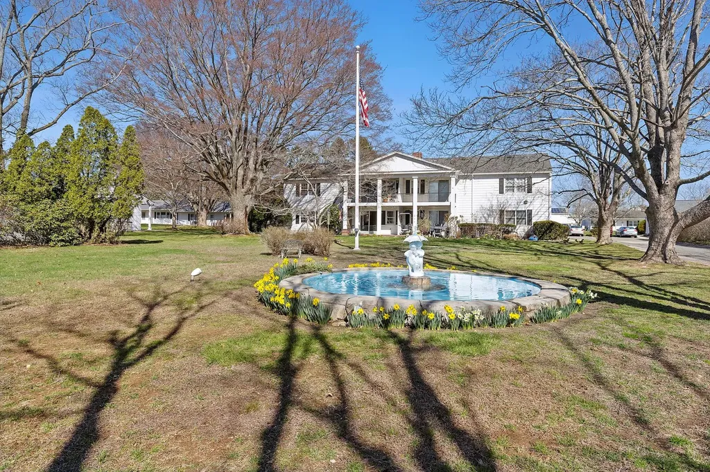 55075 Route 25 Southold NY 11971