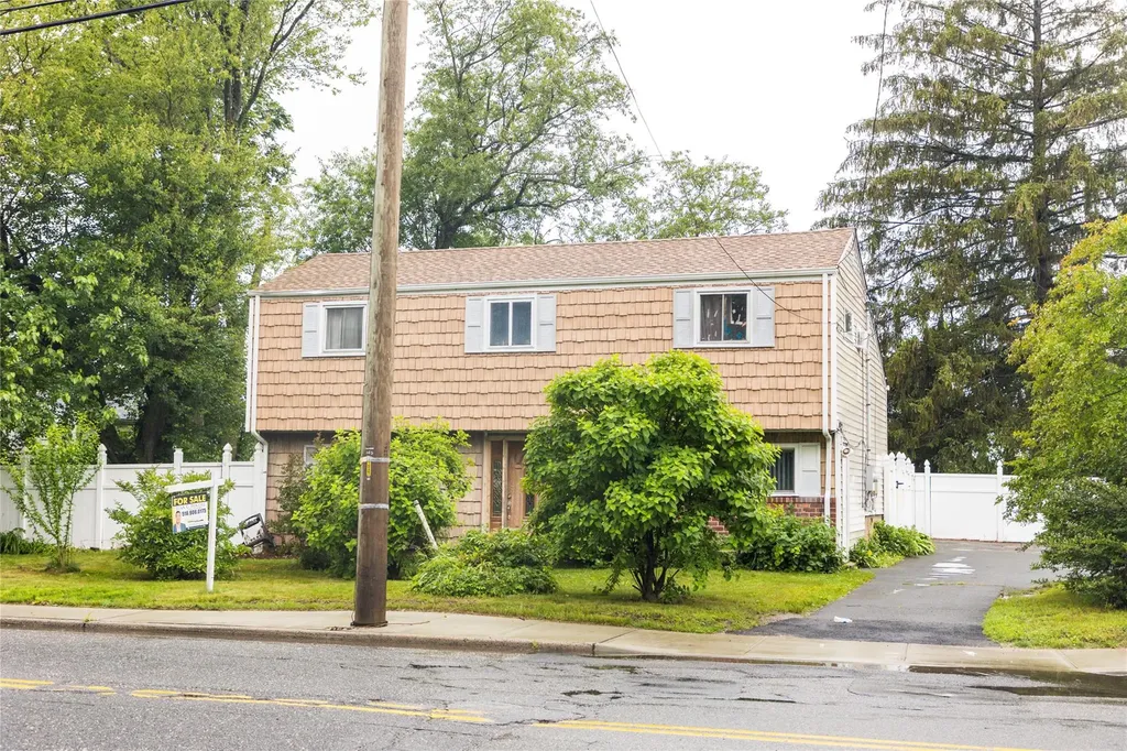 1620 Brentwood Road Bay Shore NY 11706