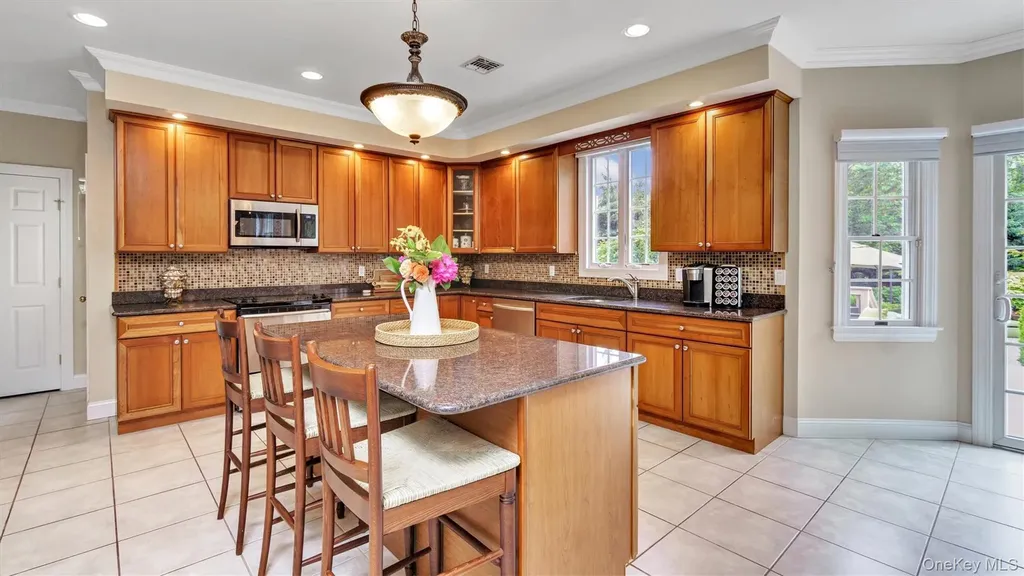 1260 Water Terrace Southold NY 11971