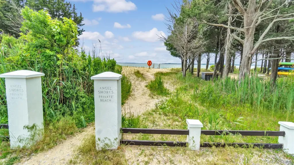 1260 Water Terrace Southold NY 11971