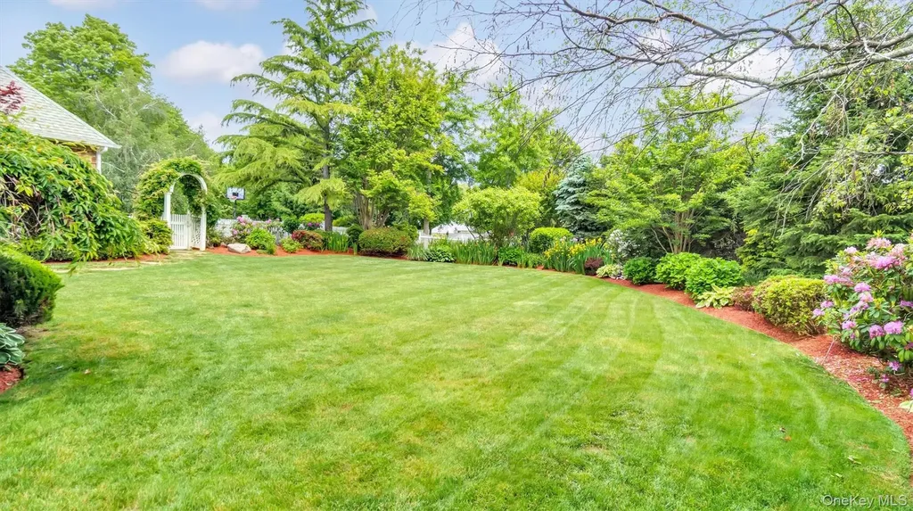 1260 Water Terrace Southold NY 11971