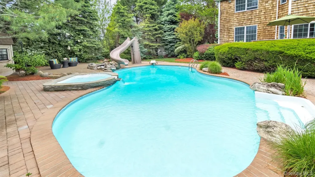 1260 Water Terrace Southold NY 11971
