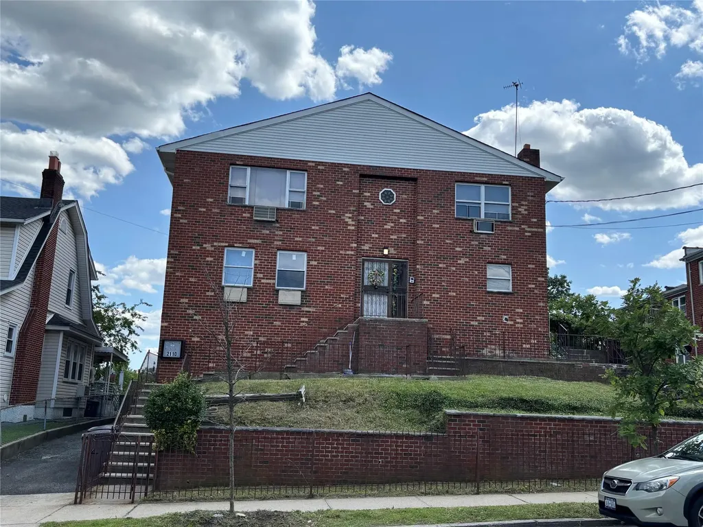 2110 Light Street Bronx NY 10466