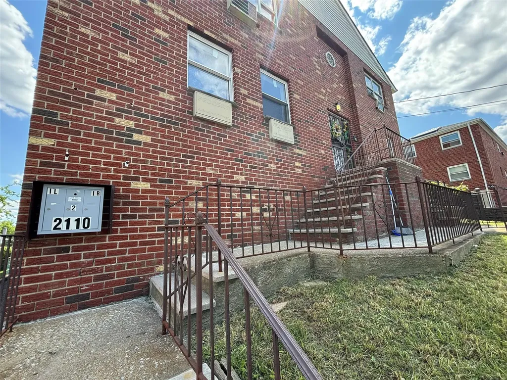 2110 Light Street Bronx NY 10466